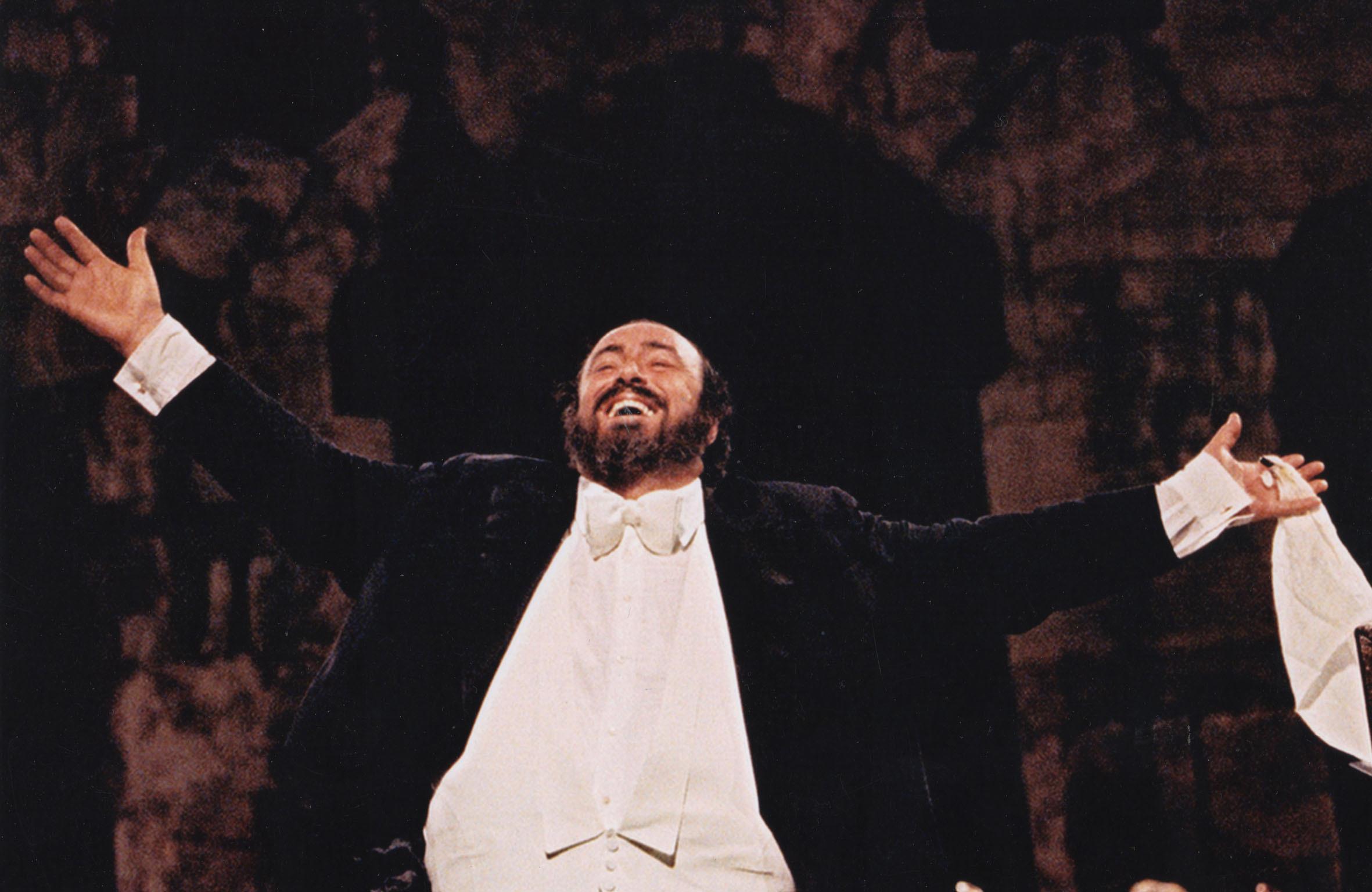 La famiglia Pavarotti contro Donald Trump: "Non usi la romanza di Luciano" 