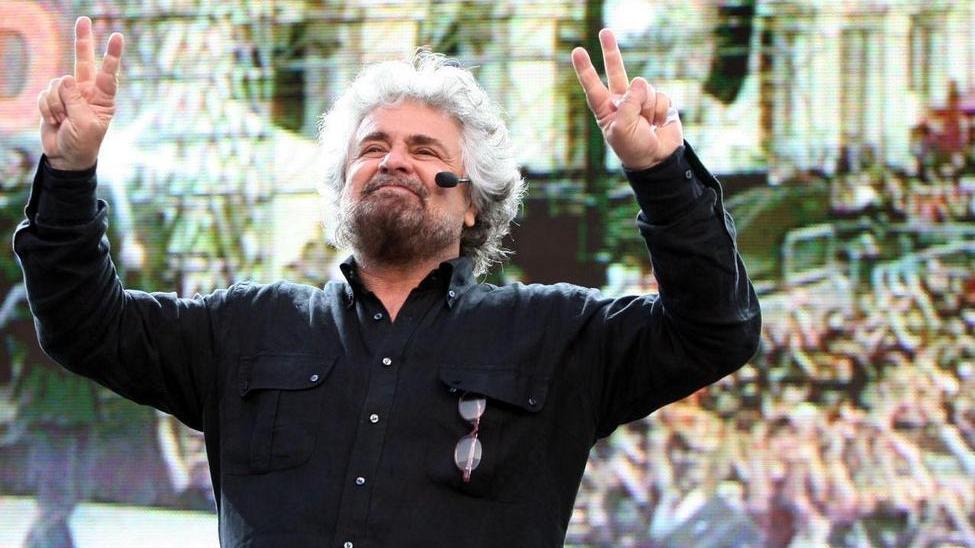 Laringite per Grillo, annullato lo show