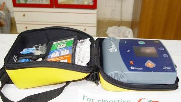 Un defibrillatore per Poglina