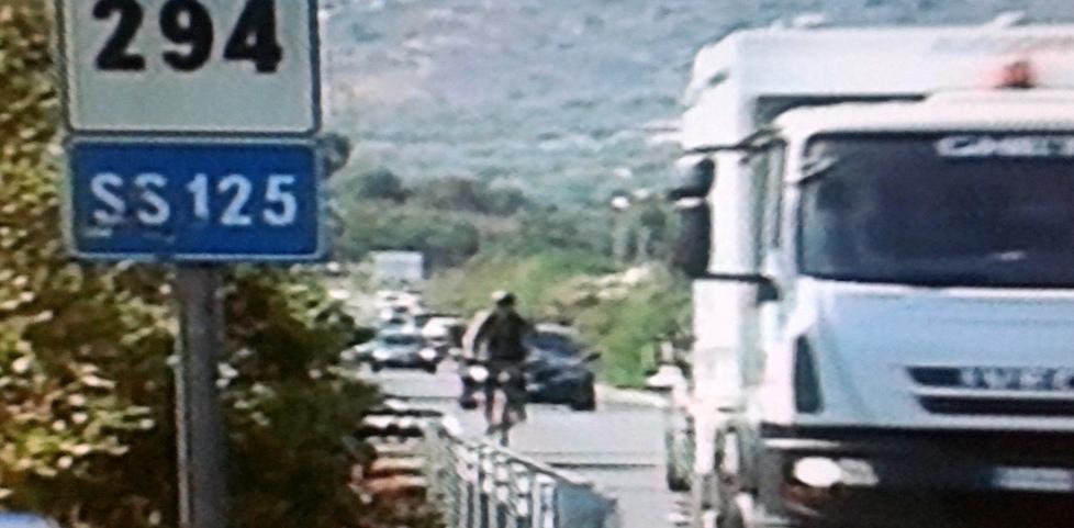 Cunette sulla 131 Dcn trasformate in vere discariche abusive 