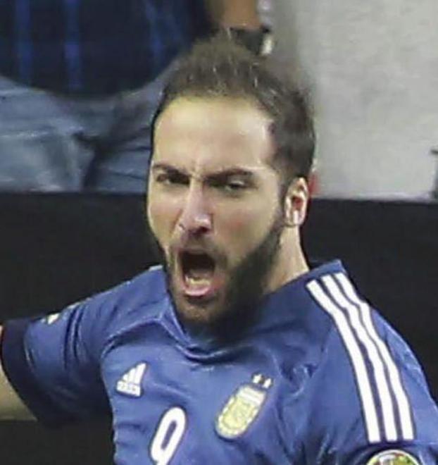 De Laurentiis: «Higuain non deve tradire se stesso»