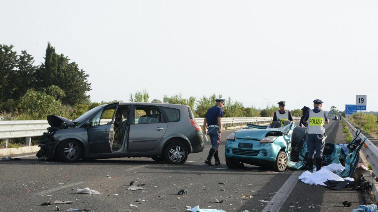 Olmedo, tampona un'auto e uccide due donne: militare in fuga ritrovato nella notte