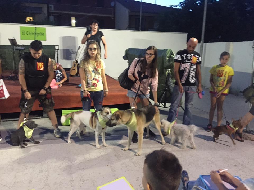 Un momento del Dog Pride Prato all'Arena Farci del circolo Renzo Grassi