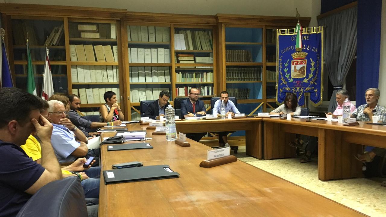 Il consiglio comunale a Campo nell'Elba