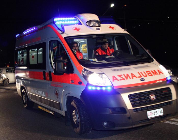 Contromano sulla 131: frontale all'ingresso di Porto Torres, cinque feriti 