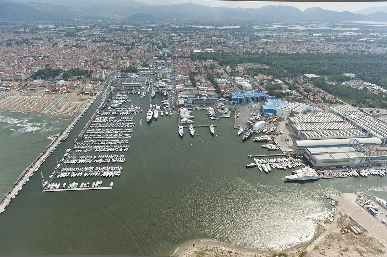 Il porto di Viareggio dall'alto