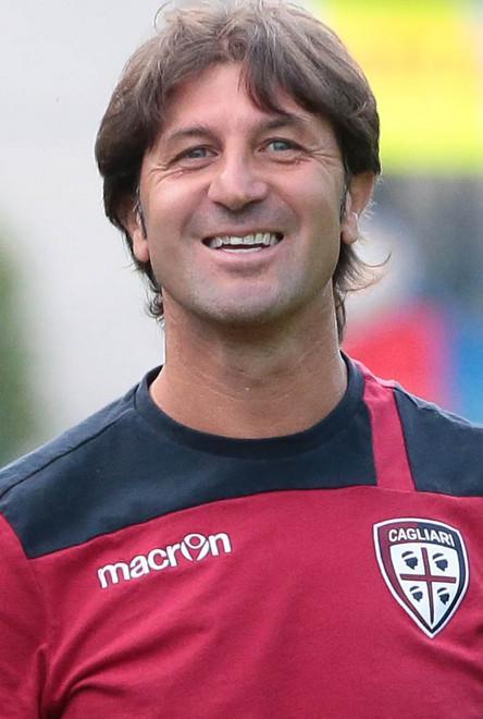 Domenica a Cagliari la passerella con le nuove maglie da gioco