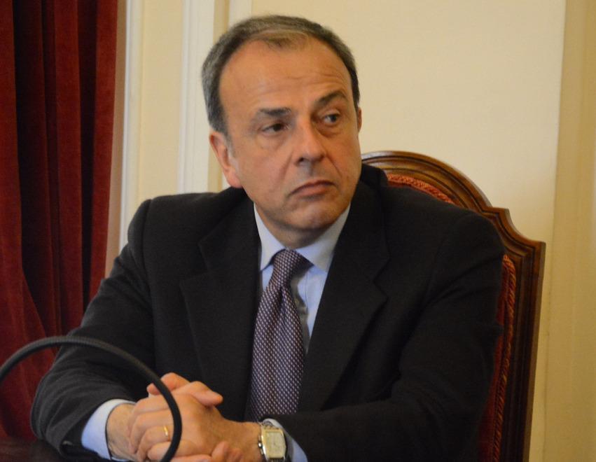 Arrestato mentre intasca una tangente 