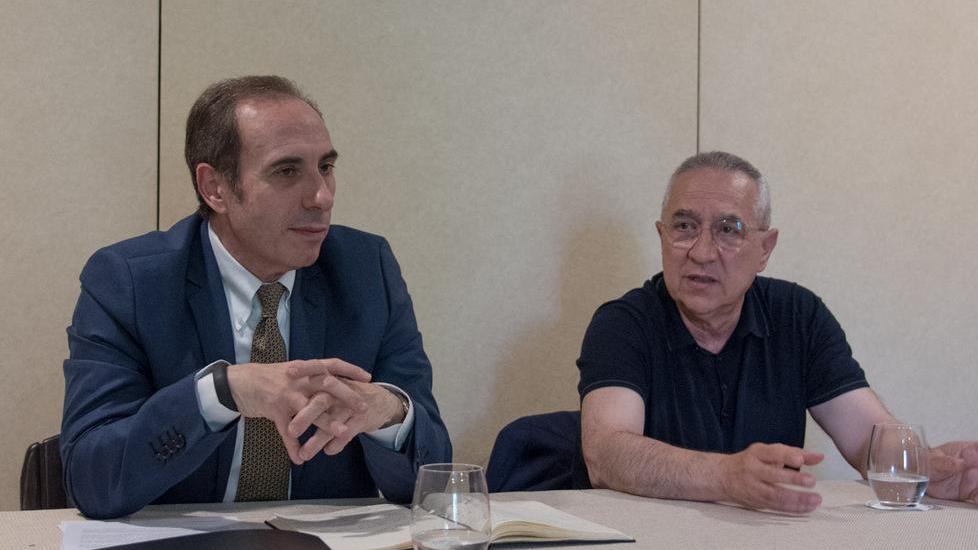 «Il Dna dei sardi venduto, la giunta resta in silenzio»