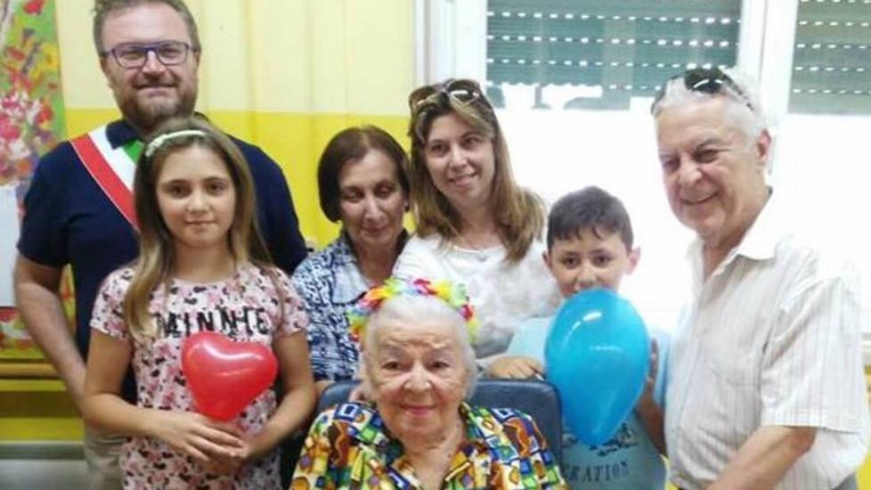 Albertina festeggia 105 anni con il sindaco e i parenti