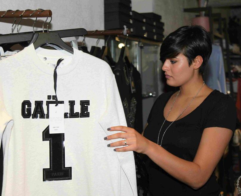 Miss Italia fa shopping a Pietrasanta 