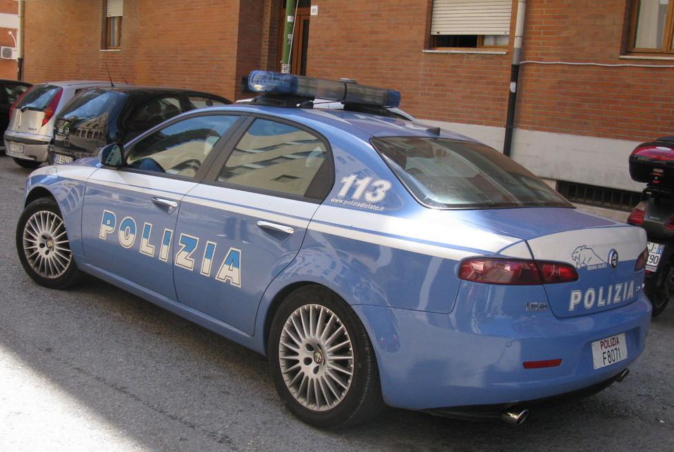 Sassari, in venti cercano di impedire un arresto 