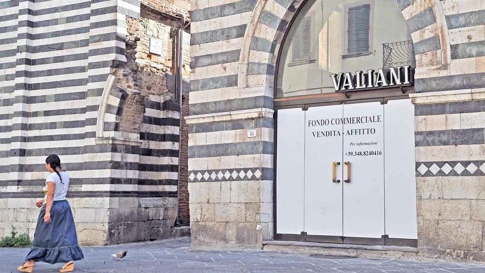 Lo storico Caffè Valiani in centro a Pistoia (Foto Gori)