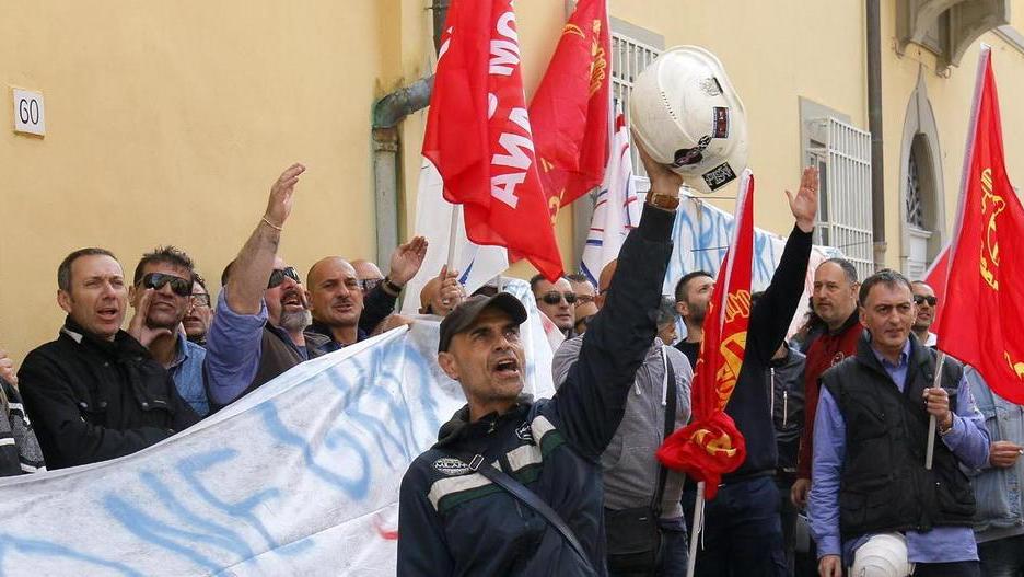 Addio alla Colombo, solo incentivi all’esodo