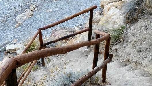 Cala del Gesso, sistemato l’accesso fino alla spiaggia