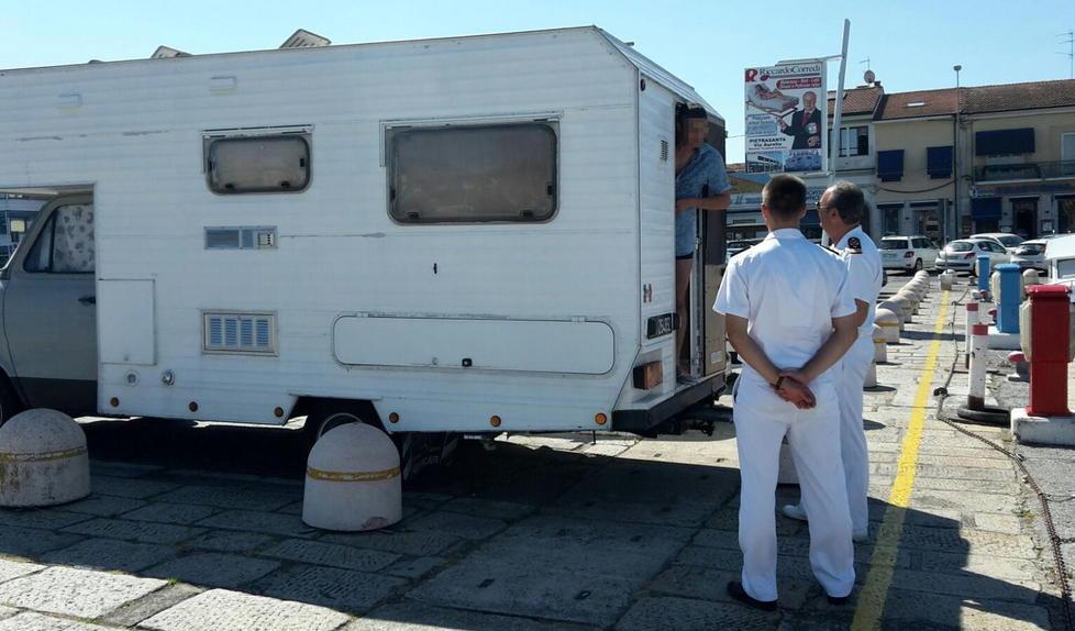 “Affittacamere” abusivi Duemila euro di multa per i letti vista porto 