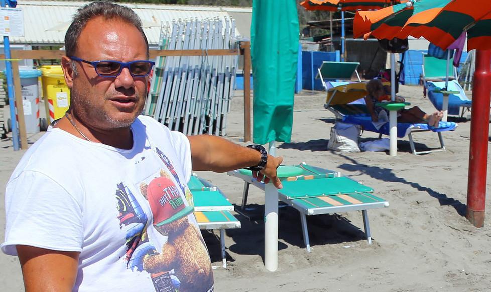 Colpito da malore, salvato dai bagnini 