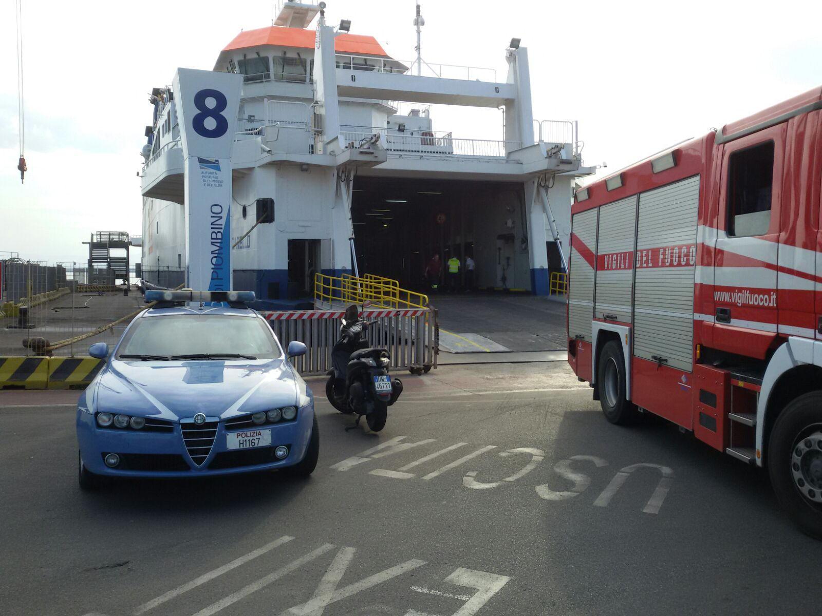 La nave in cui è morto l'elettricista (foto Paolo Barlettani)