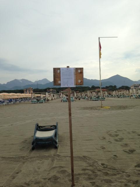 Il divieto di balneazione apparso a Fiumetto