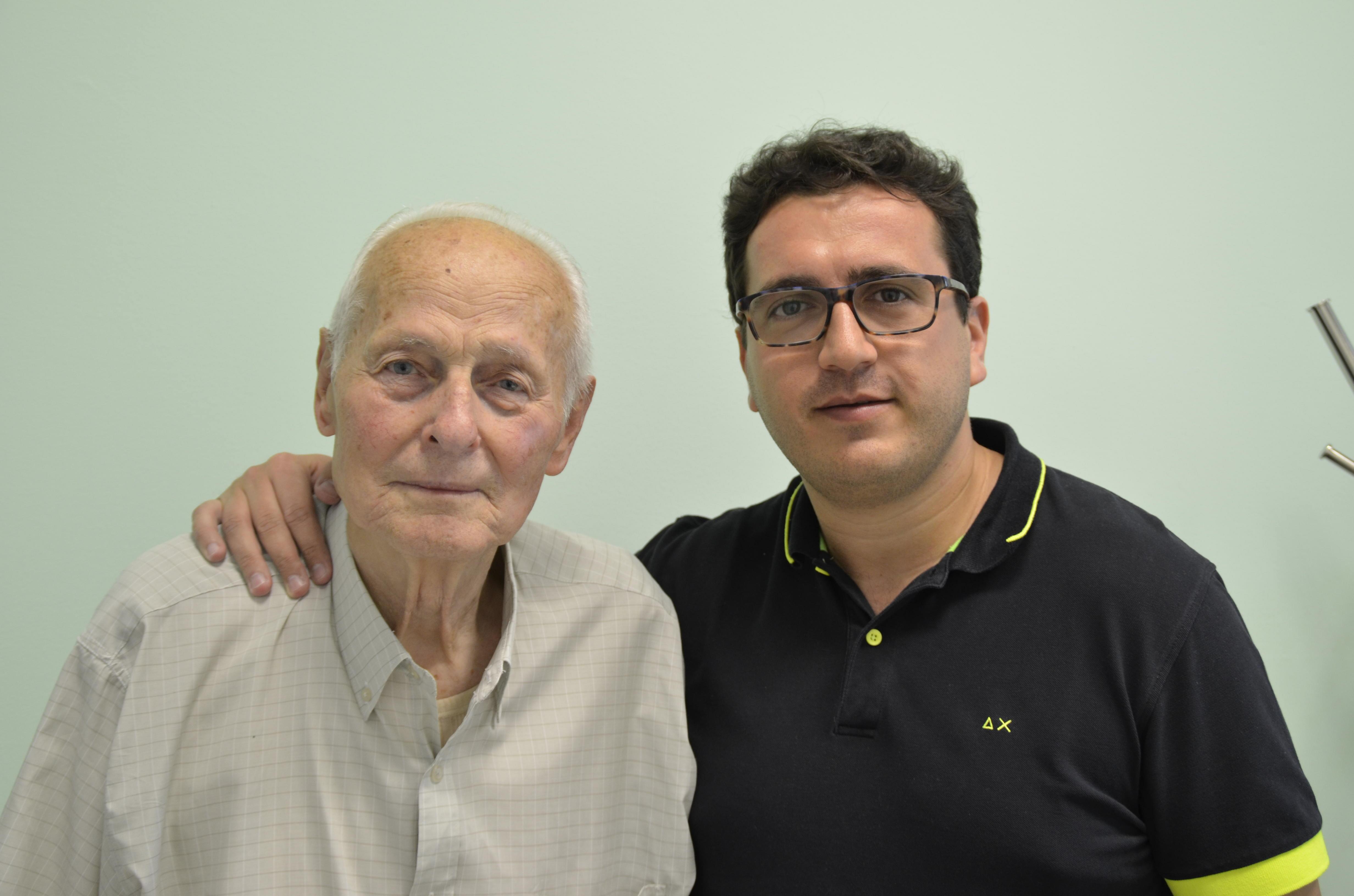 Giuseppe Bassi (a sinistra) con il suo "salvatore", il dottor Andrea Mignarri