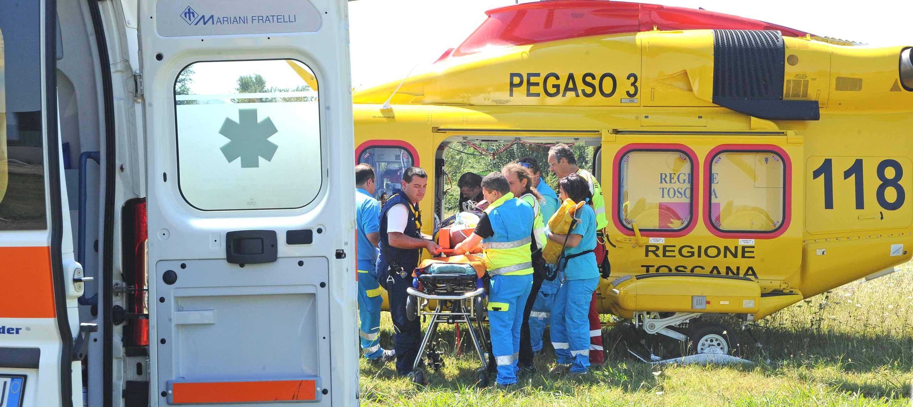 Cade dallo scivolo, bambino di quattro anni soccorso con l'elicottero e ricoverato al Meyer