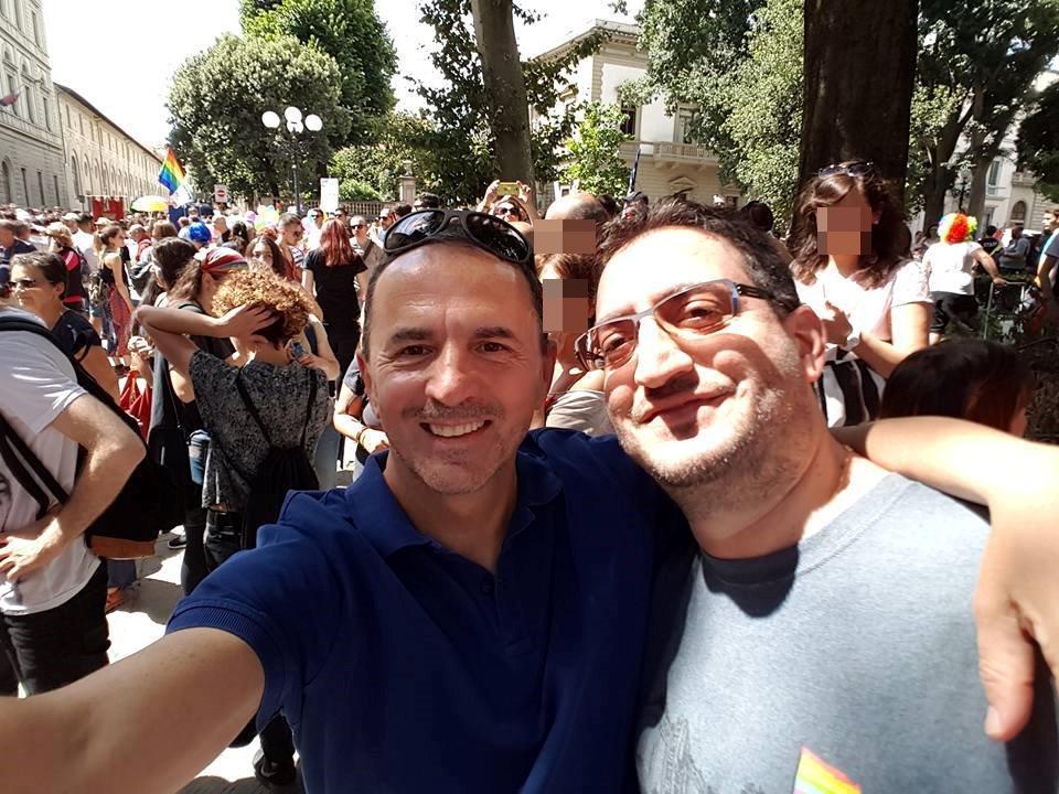 Da destra Marco Valori e Roberto Bonfanti al Firenze Pride (foto da Facebook)