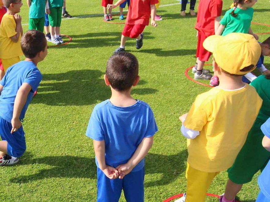 Il paese dona il campo estivo a 16 bambini 