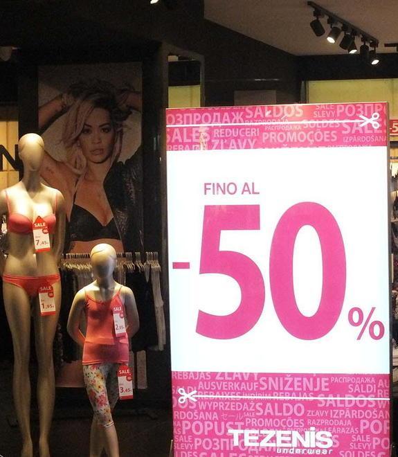 I saldi non decollano Tanto invenduto tranne che agli outlet