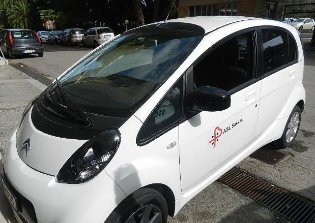 Mancano le colonnine: in Sardegna l’auto elettrica non sfonda 