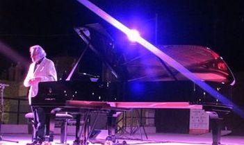 Standing ovation per Bacalov 