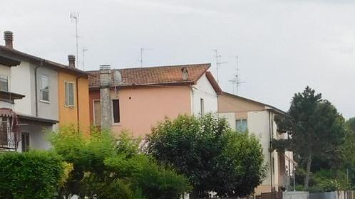 Vandali a Migliarino Macchine spaccate ma il furto non c’è