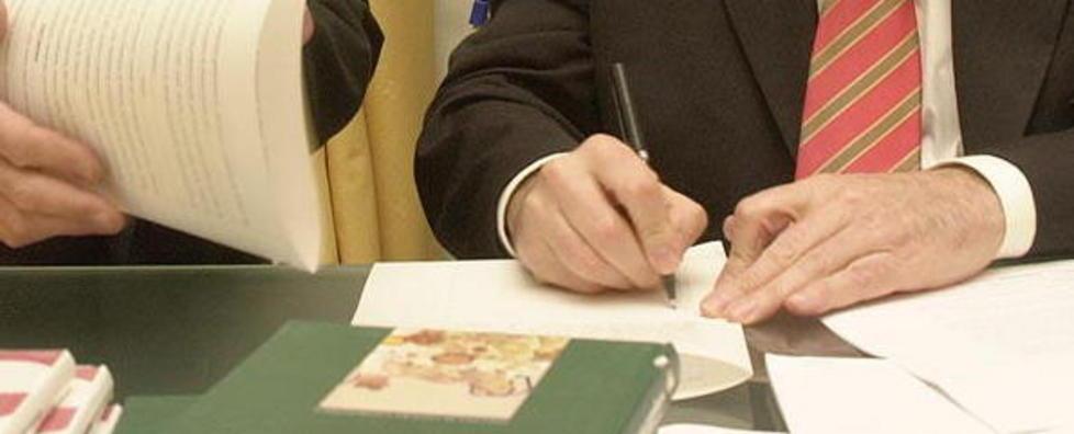 Finte vendite di immobili, «processo per quattro»: tra gli indagati il notaio Mario Miccoli