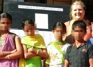 E intanto la manager Paola Clodoveo è volata in India per insegnare ai bambini 