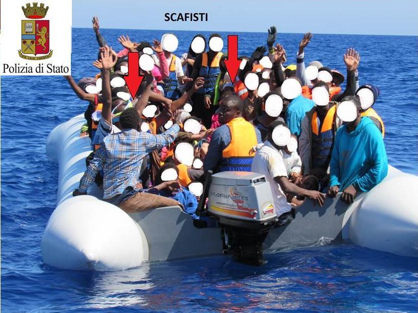 Il gommone con lo scafista individuato dalla squadra mobile di Cagliari