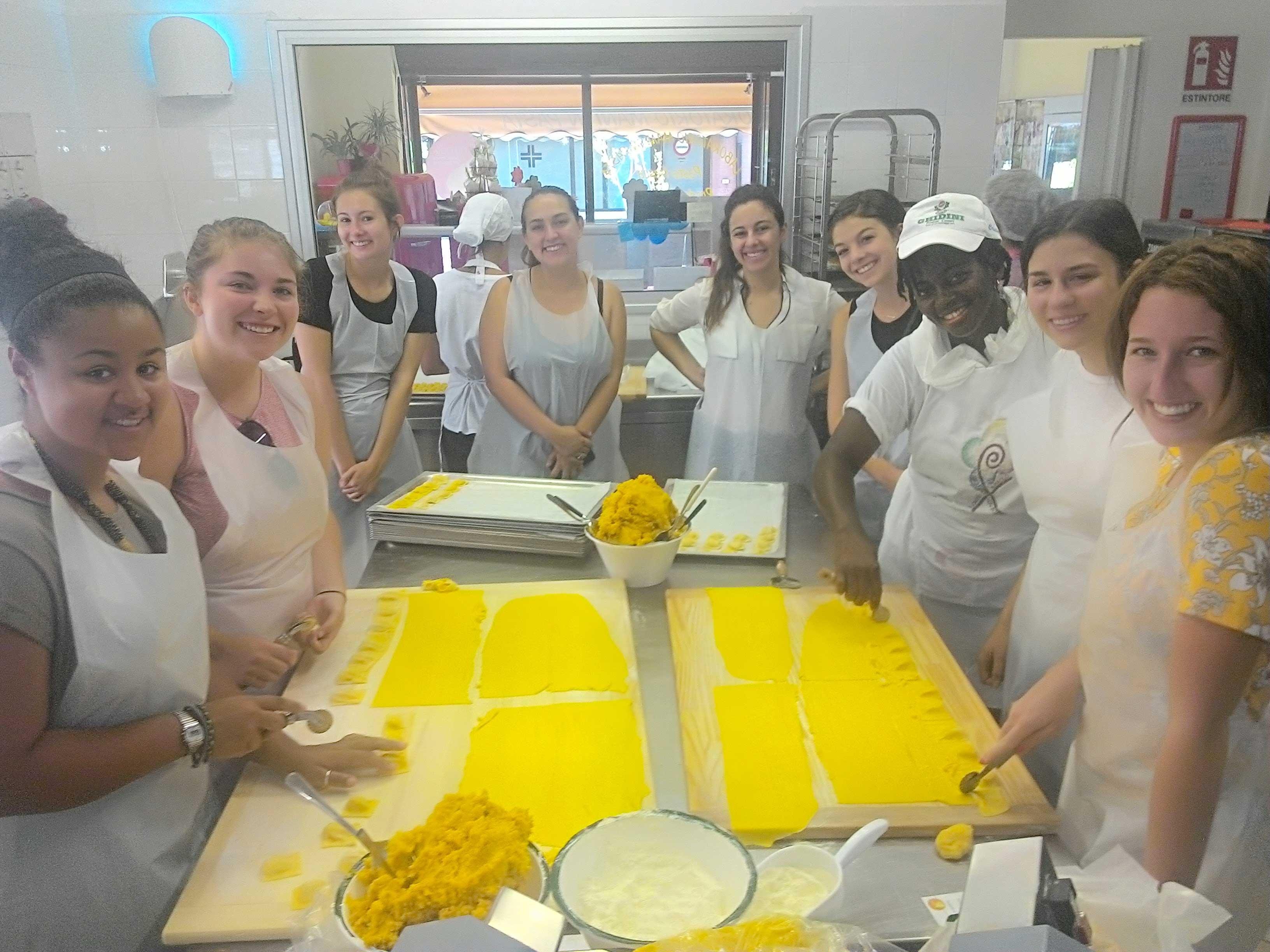 Dagli Stati Uniti a Reggio Emilia per imparare i segreti di tortelli e cappelletti 