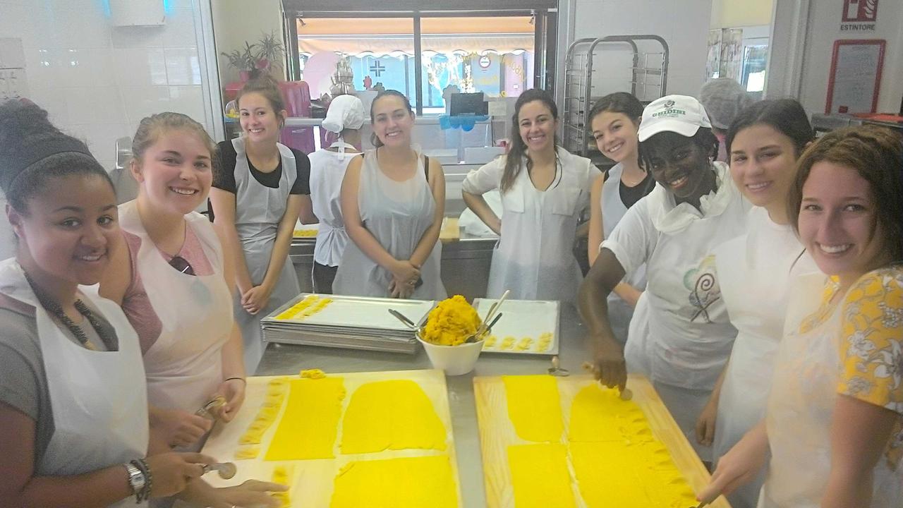 Dagli Stati Uniti a Reggio Emilia per imparare i segreti di tortelli e cappelletti