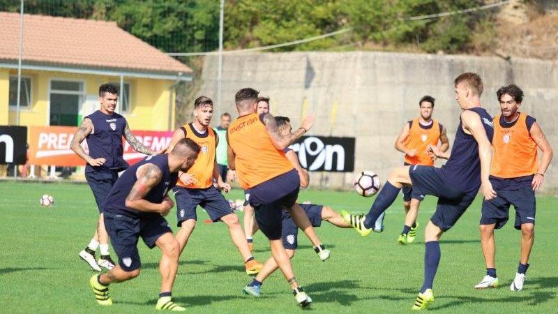Cagliari pronto per la Serie A: rossoblù in ritiro ad Aritzo, la Sardegna abbraccia la sua squadra