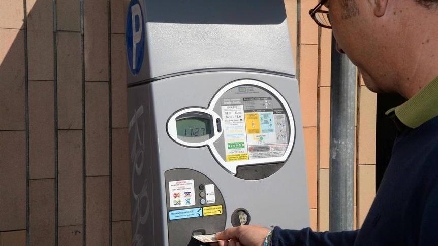 Parcometri, si pagherà anche con il bancomat