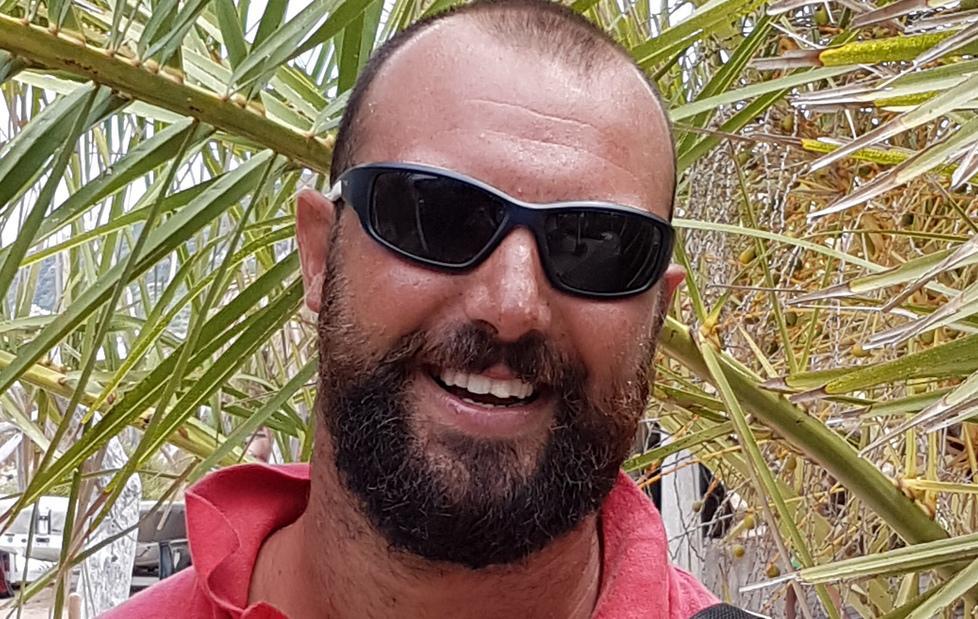 Bagnino eroe salva un turista 