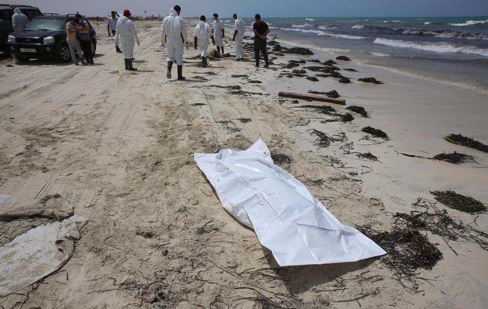 Libia, strage di migranti 41 corpi recuperati 