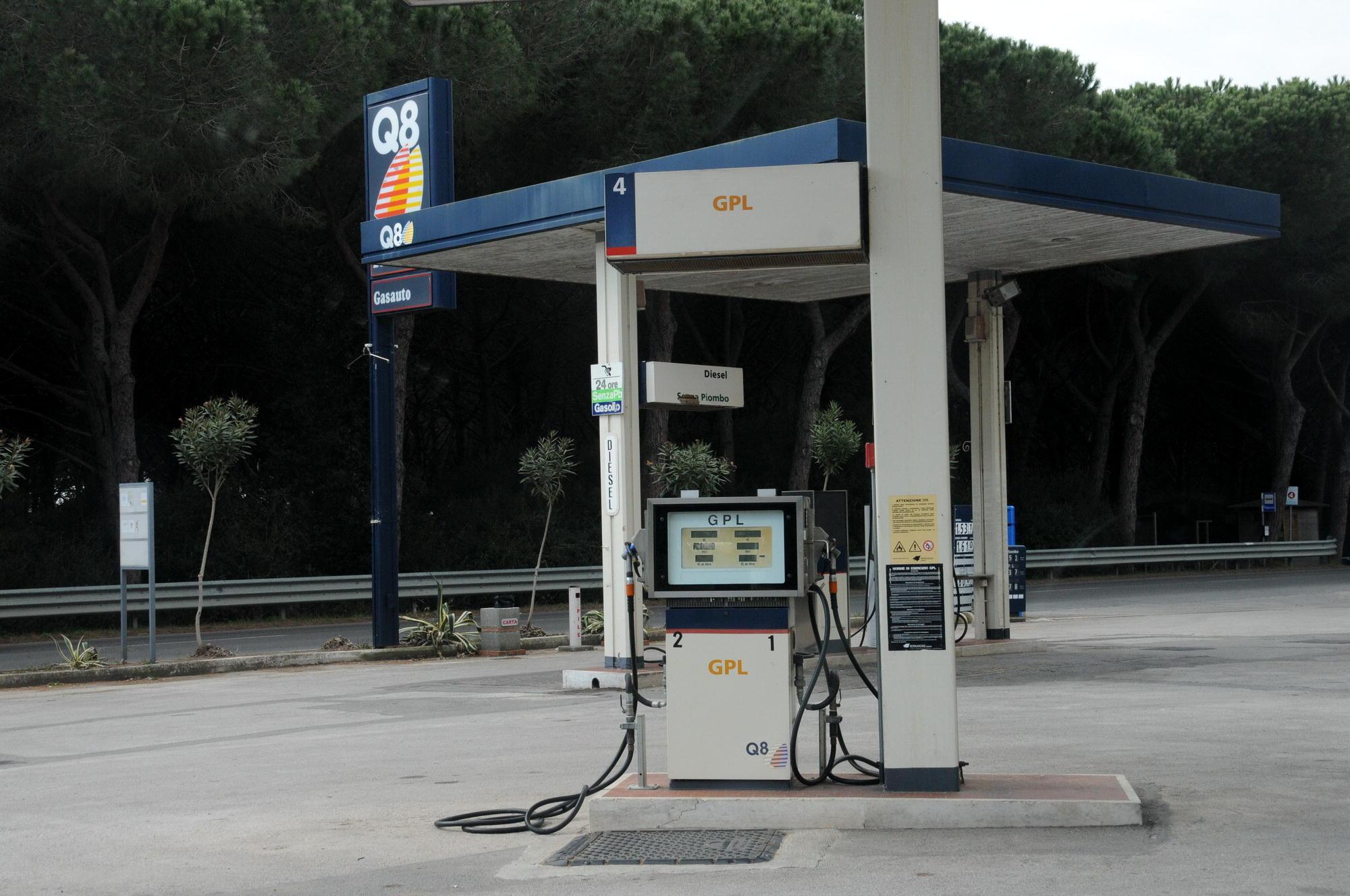 Distributore svaligiato al Puntone (foto Giorgio)