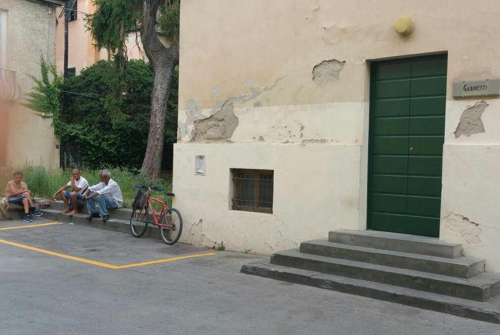Sos bagni pubblici tutti chiusi dopo le 20 