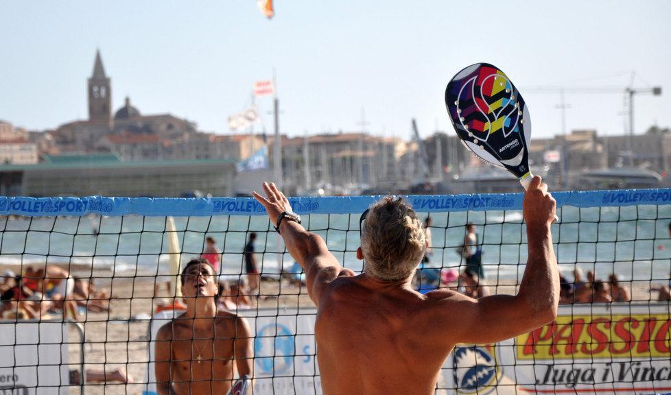 Alghero, la spiaggia diventa un immenso stadio col Summer Beach 