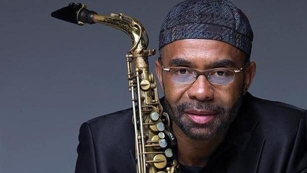 La leggenda del sax The Kenny Garrett col suo quintetto stasera al Giardino del Torrione