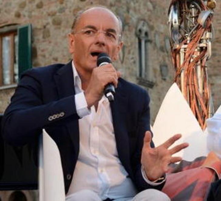 Dai rifiuti nascono abiti di scena per il teatro 