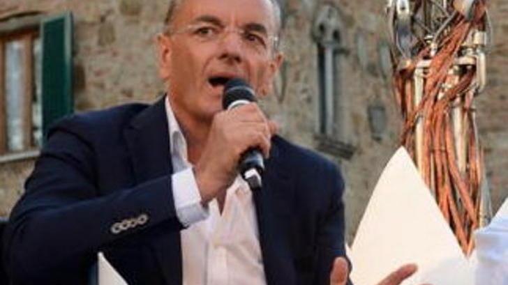 Dai rifiuti nascono abiti di scena per il teatro