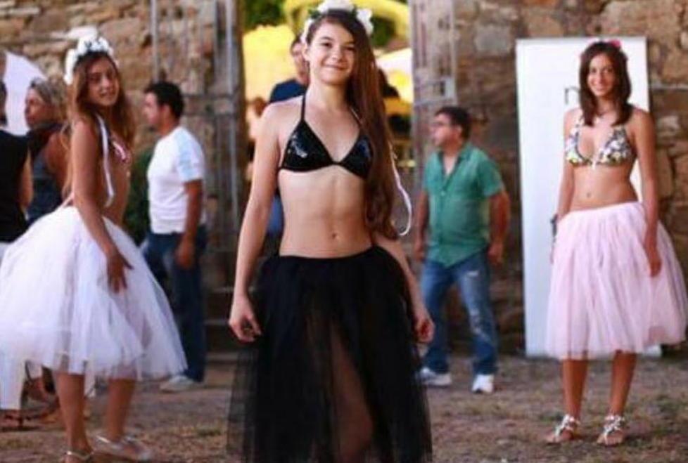 La grande moda stasera sfila in piscina con “Paradiso blu”