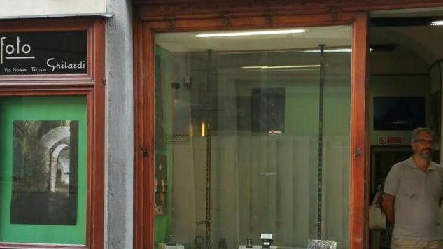 Il fotografo Ghilardi trasloca in via del Fosso