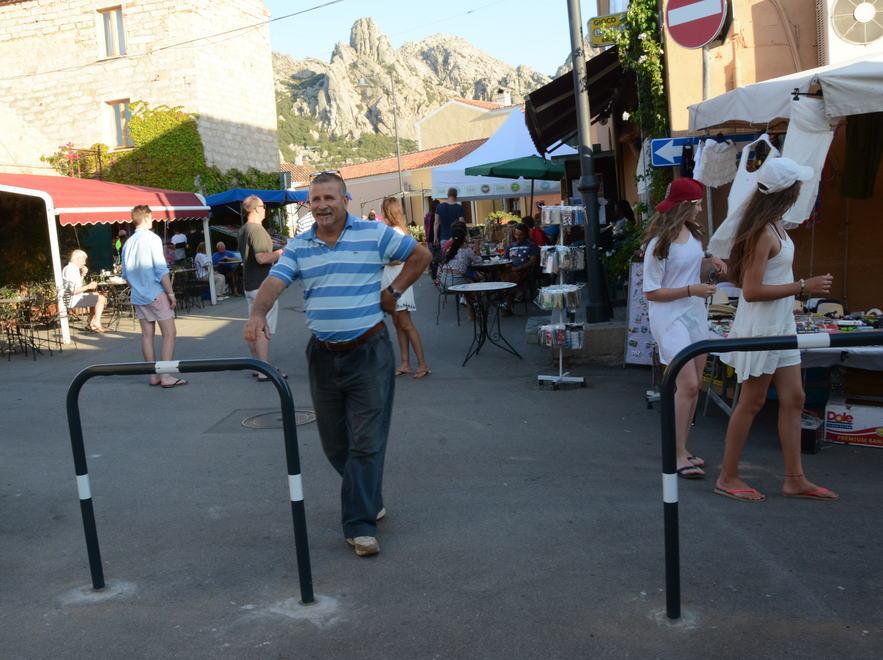 Chiusa al traffico la piazza di San Pantaleo 