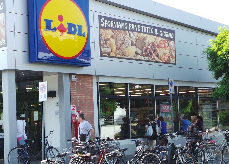 Clienti chiusi fuori, colpa di un guasto